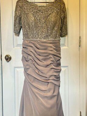 La Femme 24926 Custom Gown - Size 10 (Petite 5'2" & Bra-Friendly), EUC
